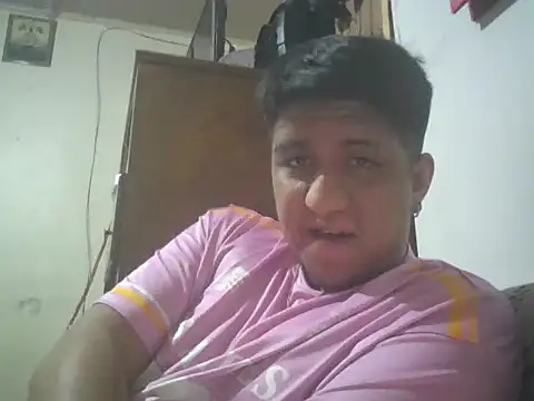 Snapshot of manolo666hot chatting on March 6, 9:11 pm manolo666hot online show from March 6, 9:11 pm