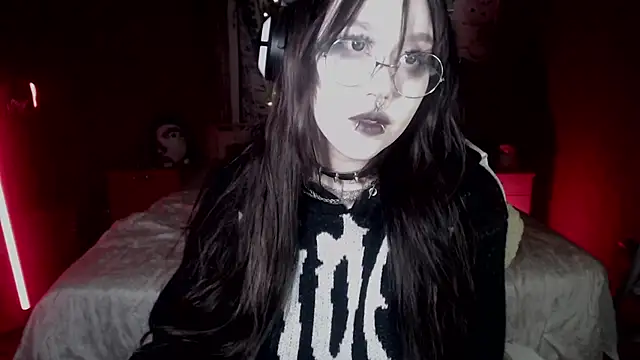 chloe crystall killer online show from October 9, 12:03 pm