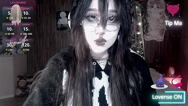 chloe crystall killer online show from October 25, 6:35 pm