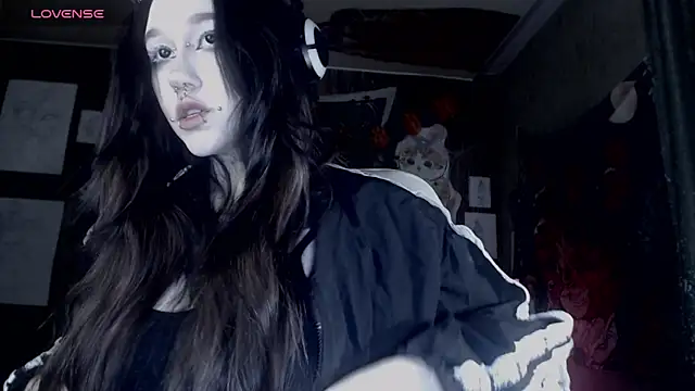 chloe crystall killer online show from April 10, 1:33 am