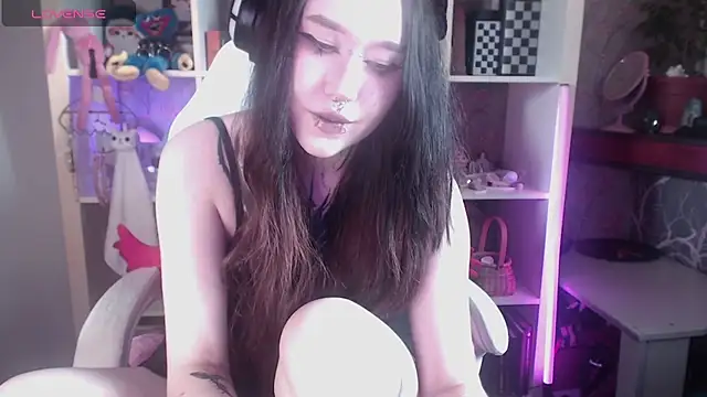 chloe crystall killer online show from June 30, 11:00 am