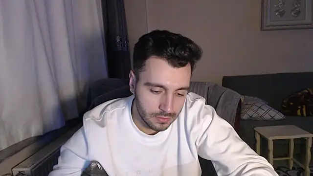 handsomeee04 online show from November 2, 4:31 pm