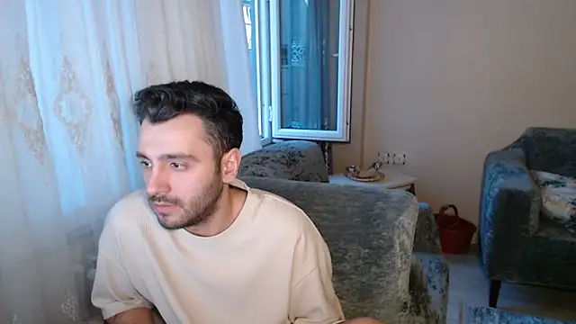 handsomeee04 online show from May 15, 11:34 pm