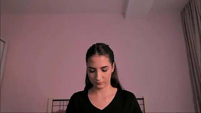 Snapshot of Naalani chatting on October 4, 6:11 am Naalani online show from October 4, 6:11 am