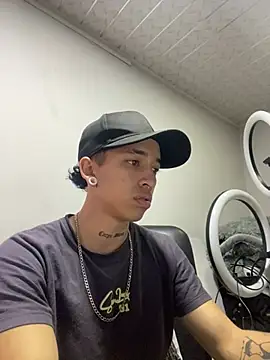 iamcloe 11 online show from December 21, 8:43 pm