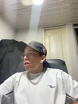 iamcloe 11 online show from March 22, 6:00 am