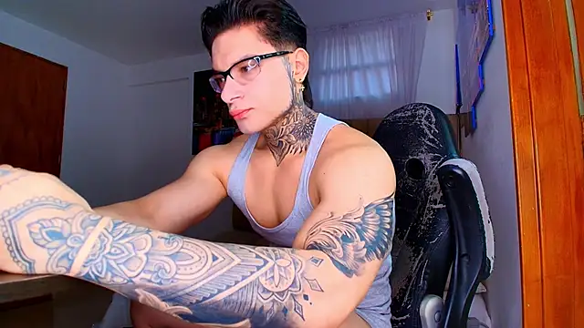 DennisWalkerr online show from March 21, 10:24 pm