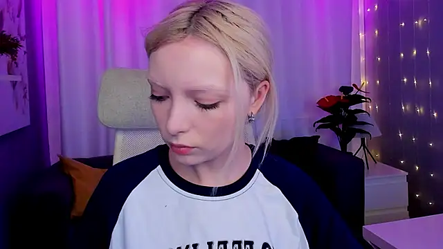 Snapshot of forget_me_not_eve chatting on February 12, 8:27 am forget me not eve online show from February 12, 8:27 am