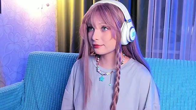 Snapshot of forget_me_not_eve chatting on November 8, 10:08 pm forget me not eve online show from November 8, 10:08 pm