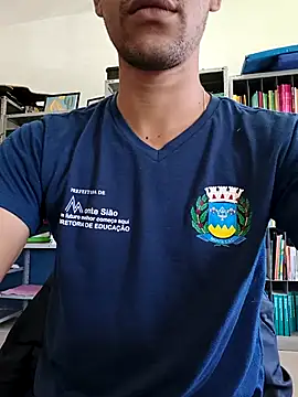 latinoboybig online show from April 15, 4:14 pm