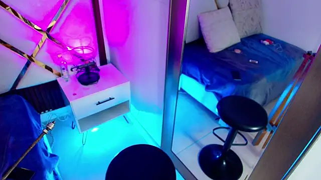 Snapshot of Iliy__ chatting on January 5, 5:49 pm Iliy online show from January 5, 5:49 pm