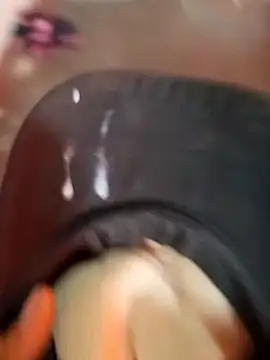 Snapshot of crazysex095 chatting on February 1, 11:58 pm crazysex095 online show from February 1, 11:58 pm