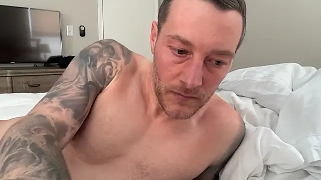 Snapshot of moon-boy chatting on February 11, 8:31 pm moon-boy online show from February 11, 8:31 pm