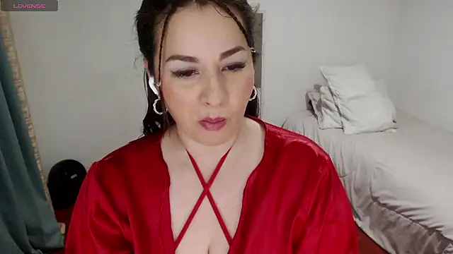 Snapshot of MommyHelpsmee chatting on January 11, 3:39 pm MommyHelpsmee online show from January 11, 3:39 pm