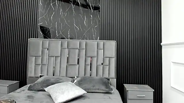 LolaAngellx online show from November 8, 7:45 pm