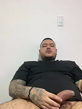 El Titan1998 online show from January 1, 9:52 pm