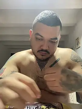 El Titan1998 online show from March 4, 12:22 pm