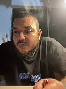 Snapshot of El_Titan1998 chatting on January 31, 11:47 pm El Titan1998 online show from January 31, 11:47 pm