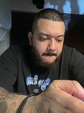 Snapshot of El_Titan1998 chatting on February 9, 11:53 pm El Titan1998 online show from February 9, 11:53 pm