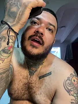 Snapshot of El_Titan1998 chatting on March 4, 12:44 pm El Titan1998 online show from March 4, 12:44 pm