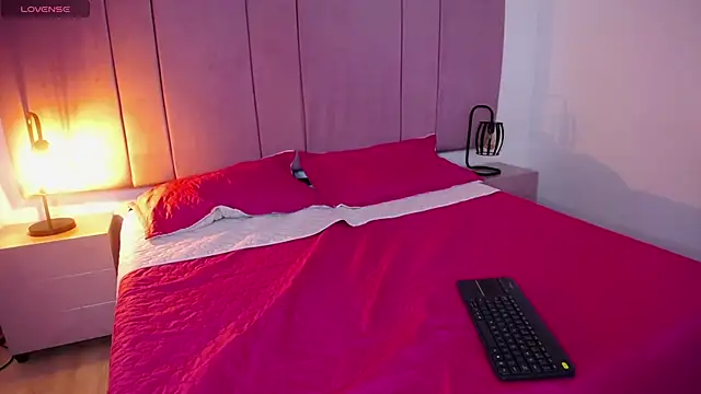 PamelaEvans   online show from February 4, 8:17 pm