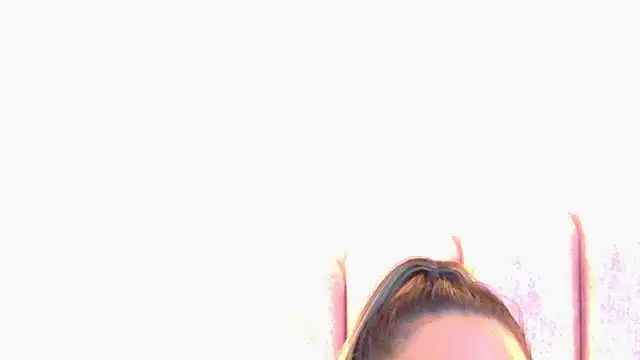 Snapshot of MiaLaurents chatting on May 31, 3:58 am MiaLaurents online show from May 31, 3:58 am
