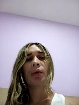 Snapshot of NaughtyBarbie19 chatting on November 20, 2:12 am NaughtyBarbie19 online show from November 20, 2:12 am