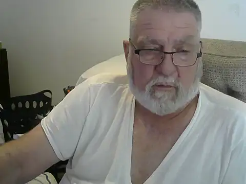 viejo oso online show from October 4, 9:57 pm