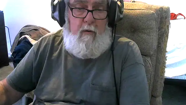 Snapshot of viejo_oso chatting on May 10, 1:11 am viejo oso online show from May 10, 1:11 am