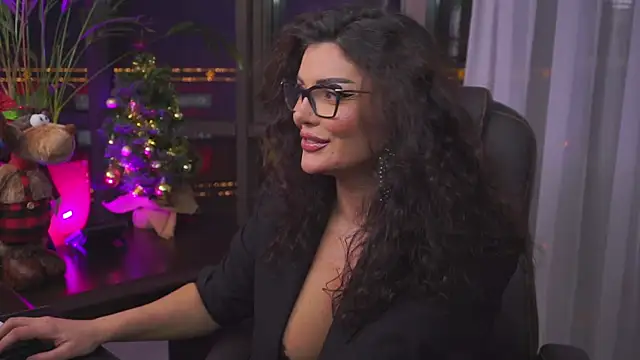 myakalifa online show from December 14, 6:09 pm