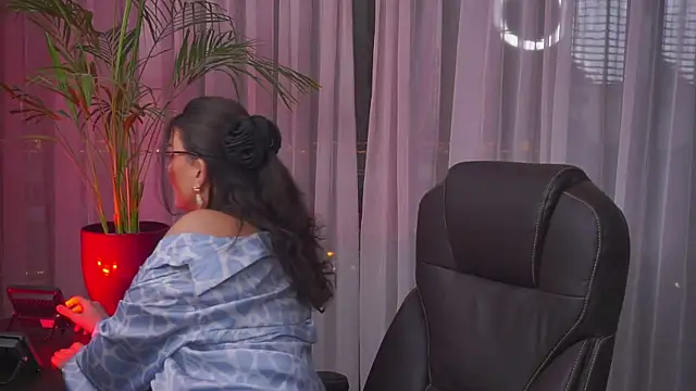 myakalifa online show from January 19, 3:32 pm
