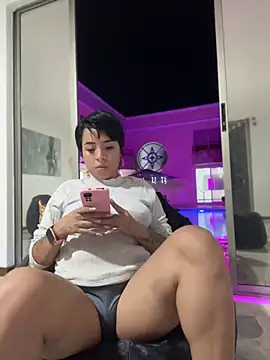 Snapshot of Petite_Abigail chatting on December 29, 3:33 am Petite Abigail online show from December 29, 3:33 am