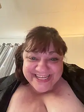 Luciouslouise72xh online show from September 26, 2:54 pm