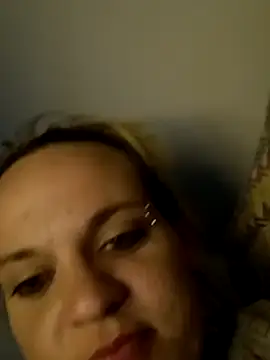 Snapshot of cloudy_couple444 chatting on December 22, 2:16 pm cloudy couple444 online show from December 22, 2:16 pm