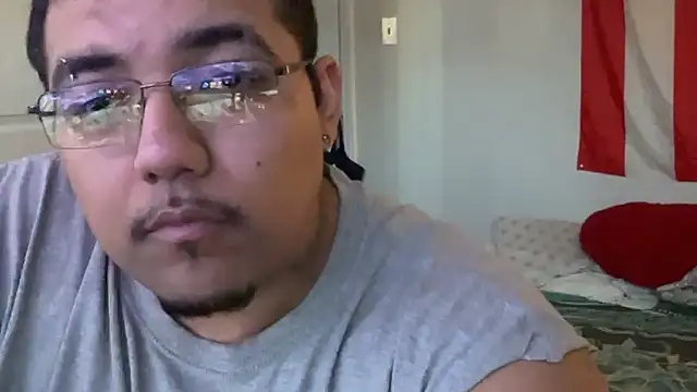 Snapshot of cloudy_couple444 chatting on February 21, 3:43 pm cloudy couple444 online show from February 21, 3:43 pm