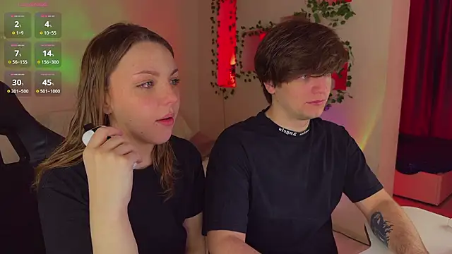 RobertAndLinela online show from March 27, 2:06 am