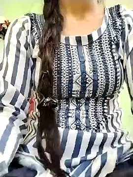 Snapshot of Somiya87 chatting on January 23, 12:25 am Somiya87 online show from January 23, 12:25 am