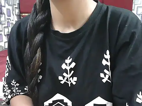 Snapshot of Somiya87 chatting on October 16, 11:28 pm Somiya87 online show from October 16, 11:28 pm