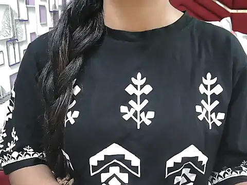 Snapshot of Somiya87 chatting on December 4, 7:00 pm Somiya87 online show from December 4, 7:00 pm