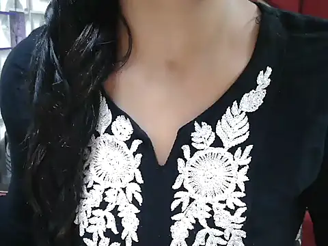 Snapshot of Somiya87 chatting on December 15, 8:13 pm Somiya87 online show from December 15, 8:13 pm