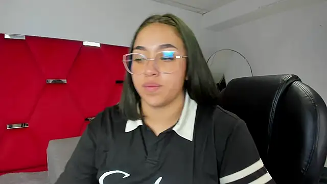 IsabellRodriguez18 online show from January 10, 3:41 am