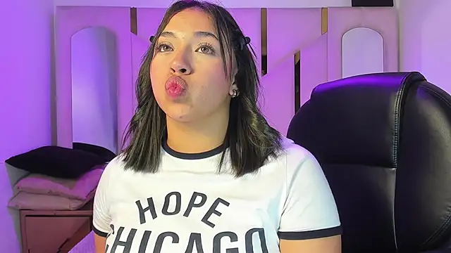 IsabellRodriguez18 online show from April 4, 2:54 am