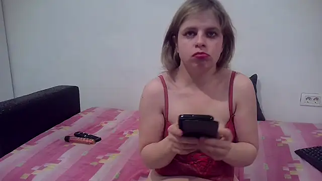 Snapshot of Sweet_bluegirl24 chatting on February 7, 11:13 pm Sweet bluegirl24 online show from February 7, 11:13 pm