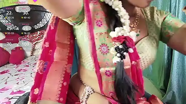 Snapshot of sexyhoney27 chatting on October 16, 4:41 pm sexyhoney27 online show from October 16, 4:41 pm