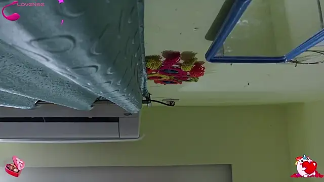 Snapshot of sexyhoney27 chatting on November 26, 2:18 pm sexyhoney27 online show from November 26, 2:18 pm