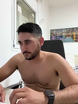 Snapshot of luffykingofpirets chatting on January 10, 10:25 pm luffykingofpirets online show from January 10, 10:25 pm