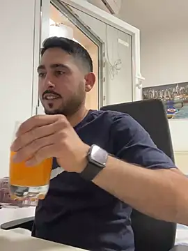 Snapshot of luffykingofpirets chatting on February 2, 7:20 am luffykingofpirets online show from February 2, 7:20 am