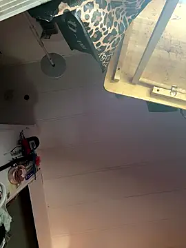 Snapshot of kayNkris chatting on October 12, 9:52 am kayNkris online show from October 12, 9:52 am