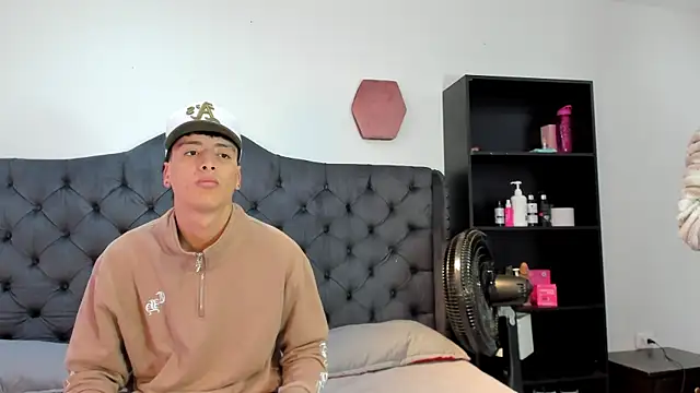 two milkyway online show from March 31, 12:16 pm