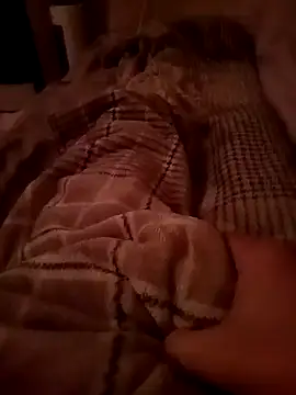 Snapshot of MaxiFabry chatting on December 23, 9:29 pm MaxiFabry online show from December 23, 9:29 pm